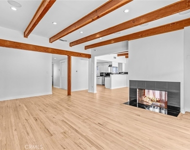 6106 Wilkinson Avenue - Photo Thumbnail 7