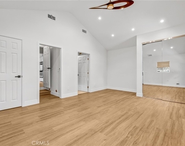 6106 Wilkinson Avenue - Photo Thumbnail 12