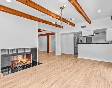 6106 Wilkinson Avenue - Photo Thumbnail 6