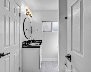 6106 Wilkinson Avenue - Photo Thumbnail 16