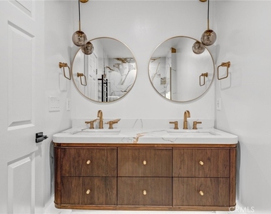 6106 Wilkinson Avenue - Photo Thumbnail 13