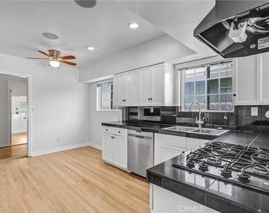 6106 Wilkinson Avenue - Photo Thumbnail 10