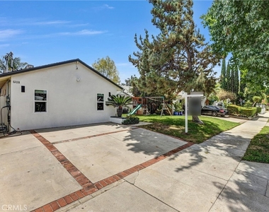 6106 Wilkinson Avenue - Photo Thumbnail 24