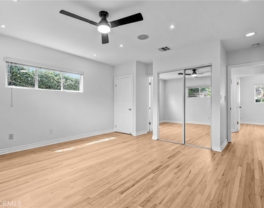 6106 Wilkinson Avenue - Photo Thumbnail 17