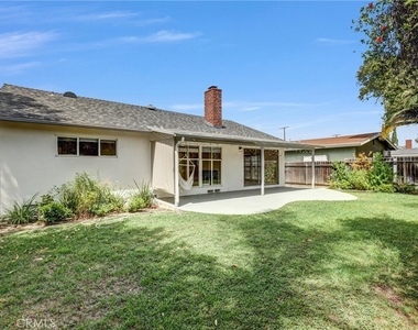 6106 Wilkinson Avenue - Photo Thumbnail 23