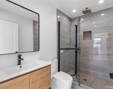 6830 N Lubao Avenue - Photo Thumbnail 20