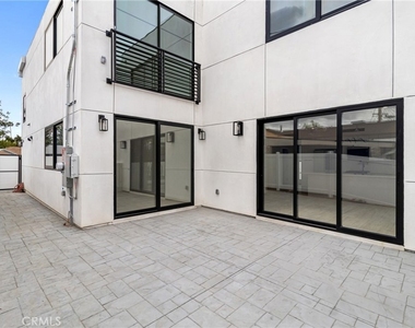 6830 N Lubao Avenue - Photo Thumbnail 42