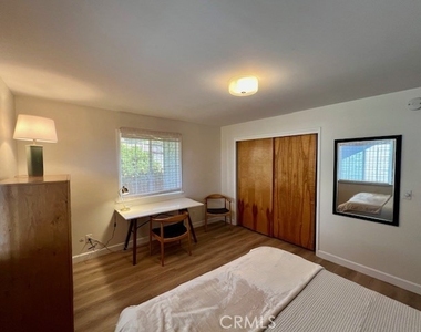 1950 Oxford Avenue - Photo Thumbnail 24