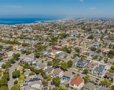 709 Avenue D - Photo Thumbnail 28