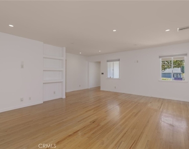 709 Avenue D - Photo Thumbnail 6