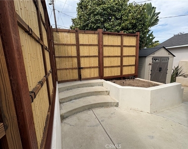 709 Avenue D - Photo Thumbnail 24