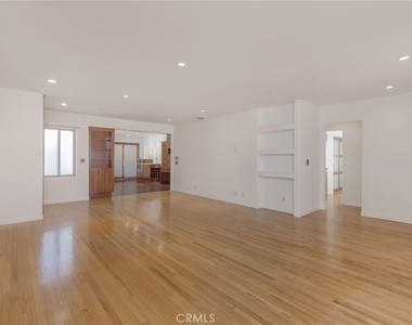 709 Avenue D - Photo Thumbnail 8