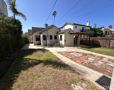 209 Avenue E - Photo Thumbnail 1