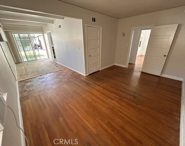 209 Avenue E - Photo Thumbnail 11