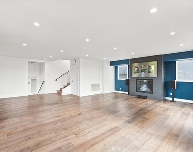 118 Meyer Court - Photo Thumbnail 4