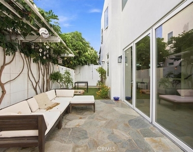 118 Meyer Court - Photo Thumbnail 32