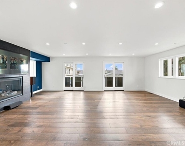 118 Meyer Court - Photo Thumbnail 2