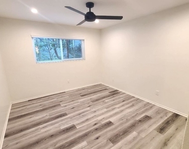 501 Anita Street - Photo Thumbnail 5