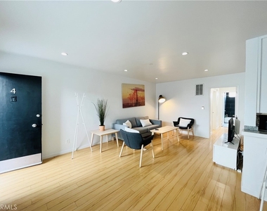 3864 Inglewood Boulevard - Photo Thumbnail 2