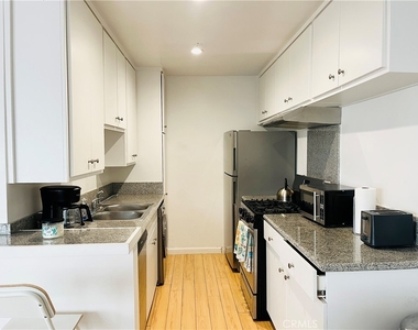 3864 Inglewood Boulevard - Photo Thumbnail 4