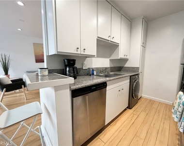 3864 Inglewood Boulevard - Photo Thumbnail 5