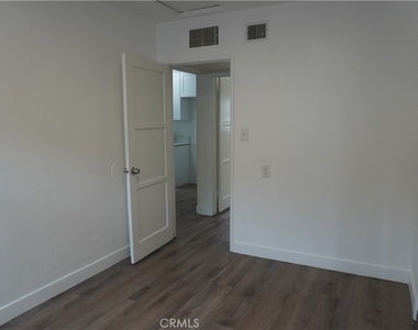 845 Olive Street W - Photo Thumbnail 14