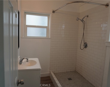 845 Olive Street W - Photo Thumbnail 9