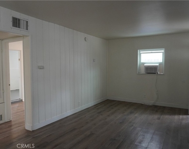 845 Olive Street W - Photo Thumbnail 3
