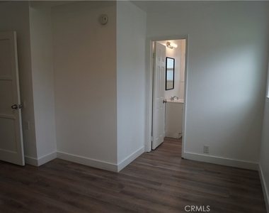 845 Olive Street W - Photo Thumbnail 8