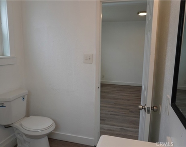 845 Olive Street W - Photo Thumbnail 10