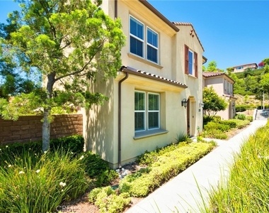 2793 E Pacific Court - Photo Thumbnail 2