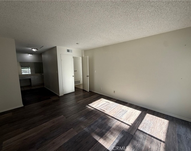 520 S Ranch View Circle - Photo Thumbnail 8