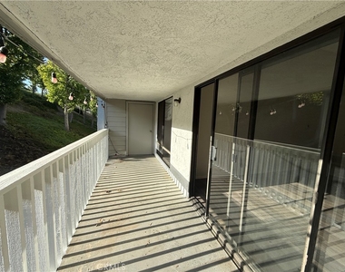 520 S Ranch View Circle - Photo Thumbnail 12
