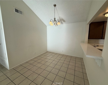 520 S Ranch View Circle - Photo Thumbnail 5