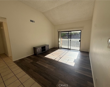 520 S Ranch View Circle - Photo Thumbnail 2
