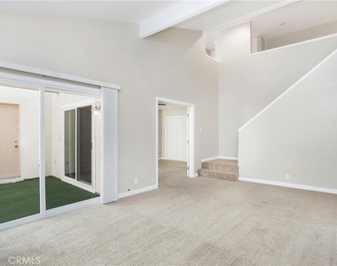 350 Mountain Court - Photo Thumbnail 2