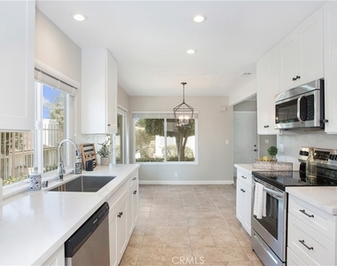 350 Mountain Court - Photo Thumbnail 4