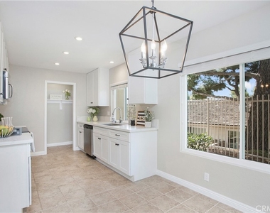 350 Mountain Court - Photo Thumbnail 3