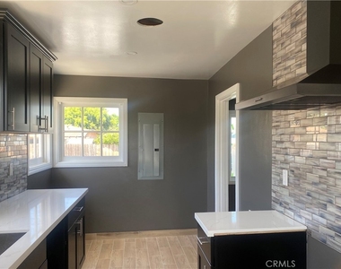 621 S Harbor Boulevard - Photo Thumbnail 10