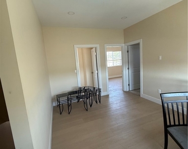 11842 Hollyview - Photo Thumbnail 5