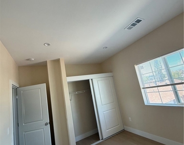 11842 Hollyview - Photo Thumbnail 13