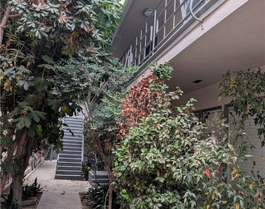 1019 6th Street - Photo Thumbnail 12