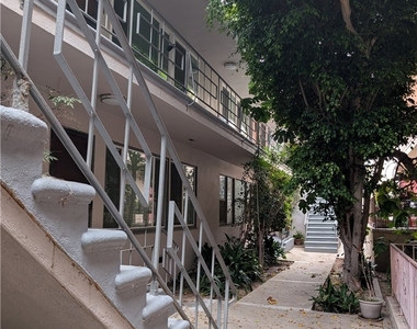 1019 6th Street - Photo Thumbnail 11