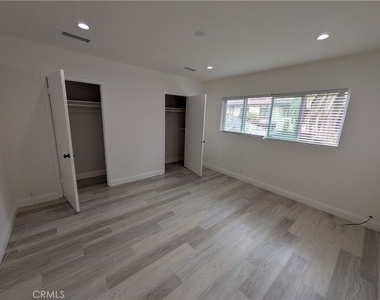1019 6th Street - Photo Thumbnail 6