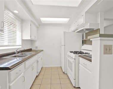732 N Euclid Street - Photo Thumbnail 5