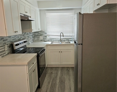 1724 E 1st - Photo Thumbnail 8