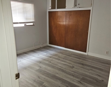 1724 E 1st - Photo Thumbnail 11