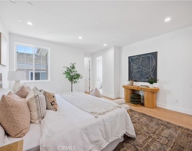 2420 Ives Lane - Photo Thumbnail 17