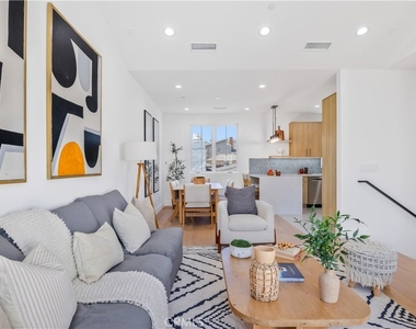 2420 Ives Lane - Photo Thumbnail 7