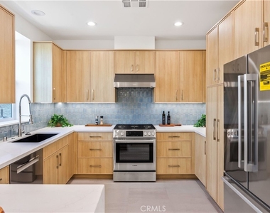 2420 Ives Lane - Photo Thumbnail 12